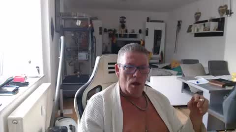 Snapshot of deinprinz2312 chatting on 06/18/26, 06:13 deinprinz2312 online show from 06/18/26, 06:13