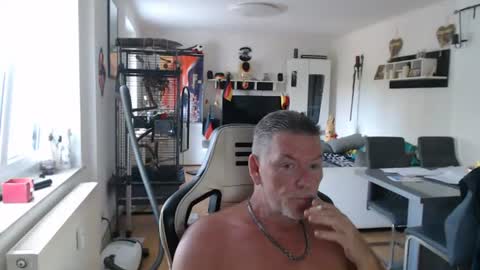 Snapshot of deinprinz2312 chatting on 06/23/26, 05:27 deinprinz2312 online show from 06/23/26, 05:27