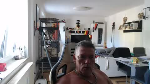 Snapshot of deinprinz2312 chatting on 06/25/26, 10:42 deinprinz2312 online show from 06/25/26, 10:42