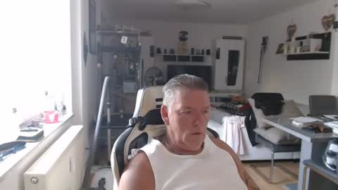 Snapshot of deinprinz2312 chatting on 07/15/26, 05:12 deinprinz2312 online show from 07/15/26, 05:12