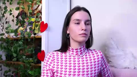 Snapshot of deirdreorem chatting on 11/02/25, 07:27 Esme 19 years old online show from 11/02/25, 07:27