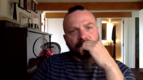 Snapshot of deivitzzz chatting on 04/10/26, 03:39 Hermes online show from 04/10/26, 03:39