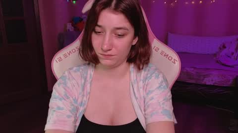 Snapshot of deizysweet chatting on 01/21/25, 04:27 Princess Potato online show from 01/21/25, 04:27