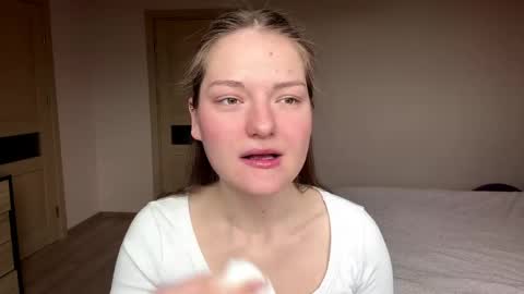 Mila online show from 04/18/26, 08:29