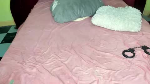 deli_la online show from 10/28/25, 08:51