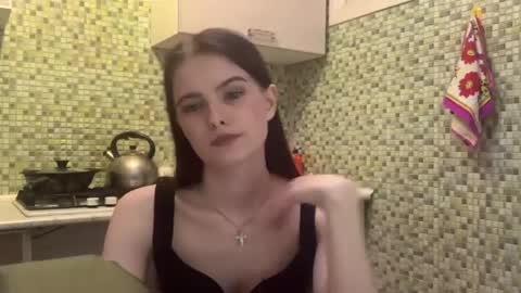 Kiki online show from 04/19/26, 06:10