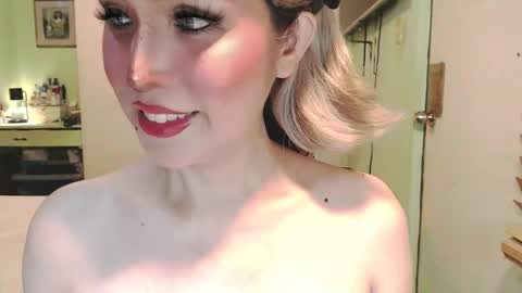 Snapshot of deliciosats chatting on 05/11/26, 01:00 Mercedes online show from 05/11/26, 01:00