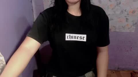 delicious_hanna17 online show from 02/05/26, 09:14