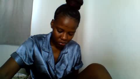 Snapshot of deliciousbabe01 chatting on 06/18/26, 06:13 EVAH online show from 06/18/26, 06:13