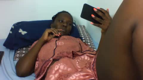 Snapshot of deliciousbabe01 chatting on 07/19/26, 03:27 EVAH online show from 07/19/26, 03:27