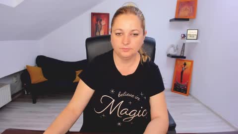 Snapshot of deliciouslolly chatting on 05/22/26, 02:51 DeliciousLolly online show from 05/22/26, 02:51