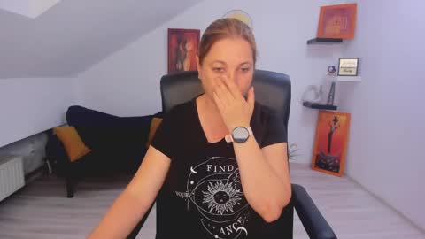 Snapshot of deliciouslolly chatting on 05/25/26, 03:12 DeliciousLolly online show from 05/25/26, 03:12
