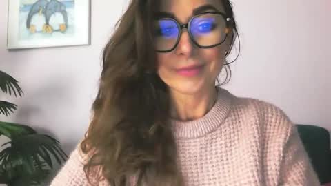 delilah_sweet online show from 10/28/25, 04:09