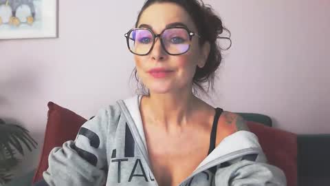 delilah_sweet online show from 11/11/25, 04:40