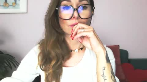 Snapshot of delilah_sweet chatting on 03/19/26, 02:21 delilah_sweet online show from 03/19/26, 02:21