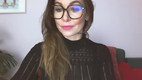 Snapshot of delilah_sweet chatting on 04/16/26, 02:18 delilah_sweet online show from 04/16/26, 02:18