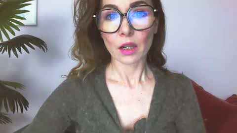 Snapshot of delilah_sweet chatting on 05/18/26, 04:02 delilah_sweet online show from 05/18/26, 04:02