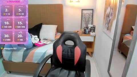 Snapshot of delilaquinn chatting on 01/07/25, 09:35 delilaquinn online show from 01/07/25, 09:35