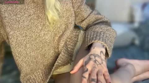 Della online show from 02/05/26, 02:54