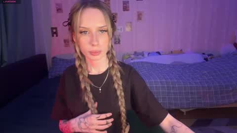 Della online show from 04/27/26, 03:54