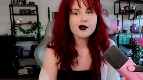 dellacrush_ online show from 04/15/26, 05:31