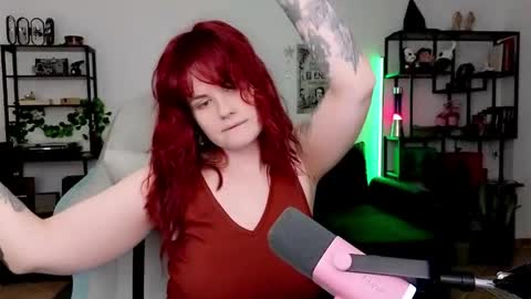 dellacrush_ online show from 04/28/26, 05:07