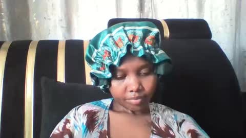 dellarine517299 online show from 04/15/26, 11:06