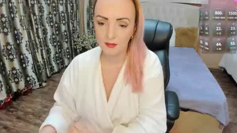 Snapshot of dellicioussepussy chatting on 10/02/25, 08:49 Mire online show from 10/02/25, 08:49