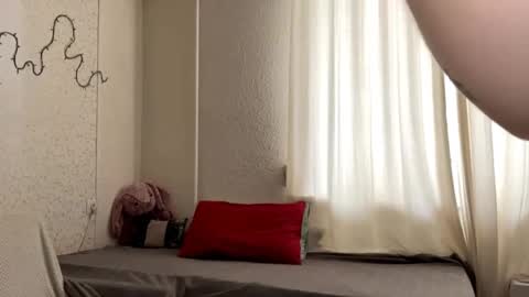 Sia online show from 04/05/26, 01:19