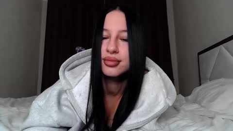 delly_love online show from 10/16/25, 03:07