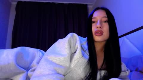 delly_love online show from 11/02/25, 08:11