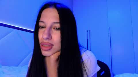 Snapshot of delly_love chatting on 05/27/26, 07:33 delly_love online show from 05/27/26, 07:33