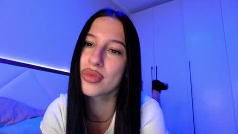 Snapshot of delly_love chatting on 06/03/26, 07:19 delly_love online show from 06/03/26, 07:19