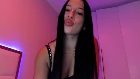 Snapshot of delly_love chatting on 06/24/26, 07:46 delly_love online show from 06/24/26, 07:46
