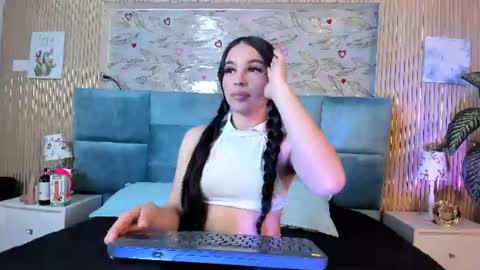 Snapshot of delphine_doll chatting on 06/28/26, 04:13 Delia online show from 06/28/26, 04:13