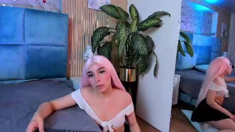 Snapshot of delphine_doll chatting on 07/06/26, 03:03 Delia online show from 07/06/26, 03:03