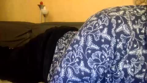 Snapshot of delphine_x chatting on 01/08/25, 09:44 Delphine online show from 01/08/25, 09:44