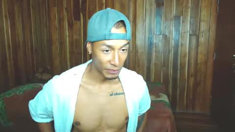 Snapshot of demarcous_nm chatting on 10/01/25, 01:00 D.C online show from 10/01/25, 01:00