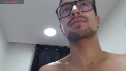 demian_val_4 online show from 02/18/26, 12:12