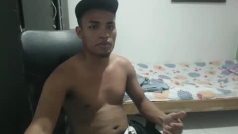 Snapshot of demol_latin chatting on 12/18/24, 12:43 MASTER DAV online show from 12/18/24, 12:43