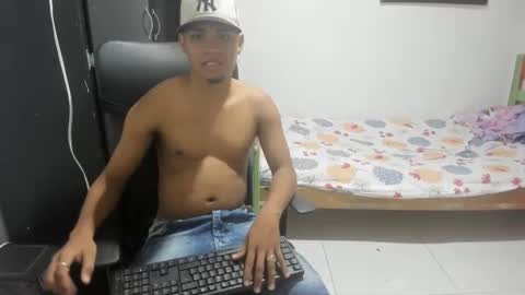 Snapshot of demol_latin chatting on 12/22/24, 04:50 MASTER DAV online show from 12/22/24, 04:50