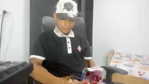 Snapshot of demol_latin chatting on 12/23/24, 02:02 MASTER DAV online show from 12/23/24, 02:02