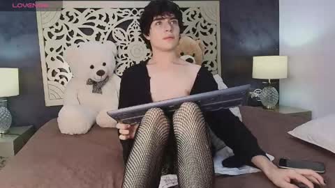   online show from 05/01/26, 01:48