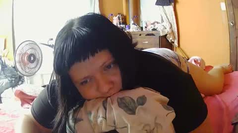 Snapshot of demonchubbygirl chatting on 05/21/26, 02:46 demonchubbygirl online show from 05/21/26, 02:46
