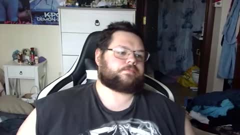 Snapshot of demonhellboy420 chatting on 04/18/26, 06:23 Matthew Cewe online show from 04/18/26, 06:23