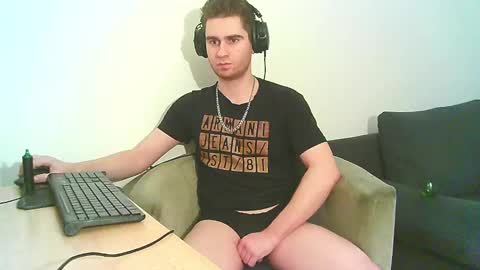 Snapshot of demoverzze chatting on 01/03/25, 04:22 Dominik online show from 01/03/25, 04:22