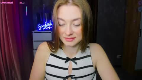 Sophie online show from 09/26/25, 08:18