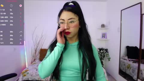 Snapshot of demyanderson_ chatting on 06/09/26, 12:33 Demy online show from 06/09/26, 12:33
