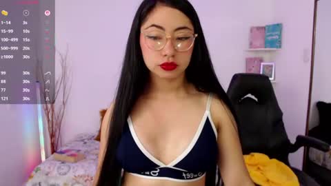 Snapshot of demyanderson_ chatting on 06/22/26, 11:24 Demy online show from 06/22/26, 11:24