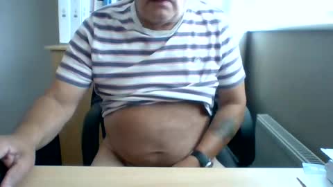 Snapshot of den66_ chatting on 06/27/26, 02:12 den66_ online show from 06/27/26, 02:12